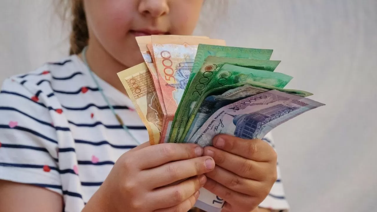 7 млн-ға жуық қазақстандық балаға ақша аударылды