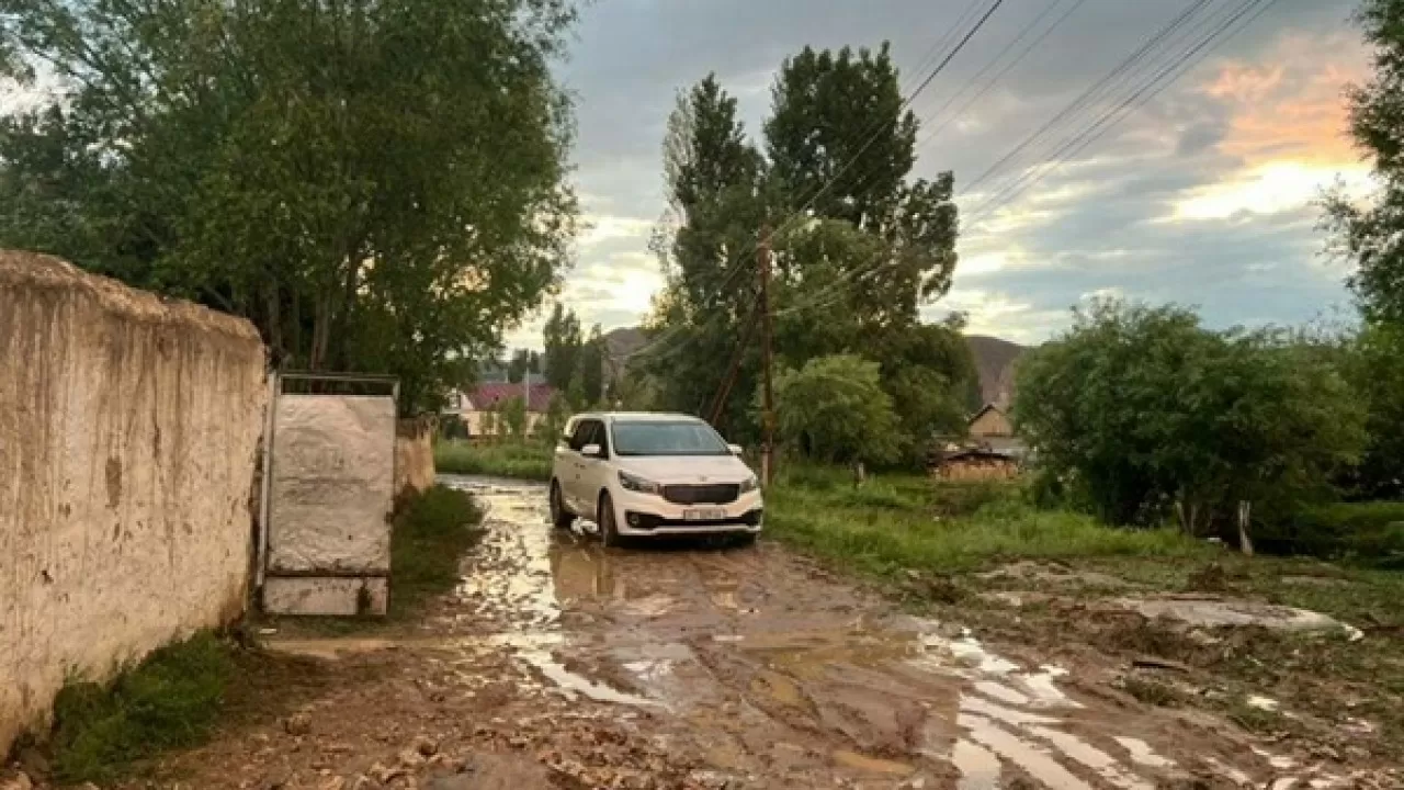 Несколько десятков домов затопило в Кыргызстане после сели  