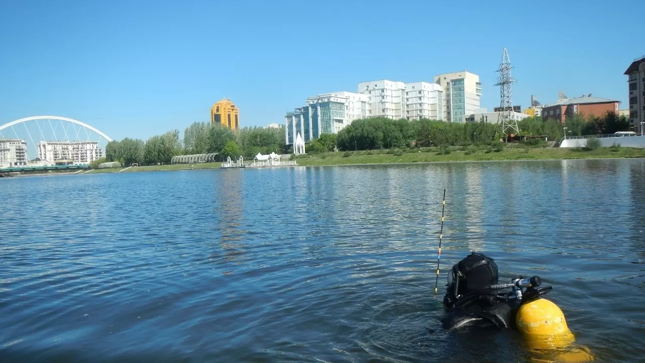 Астанада ер адам Есіл өзеніне батып кетті