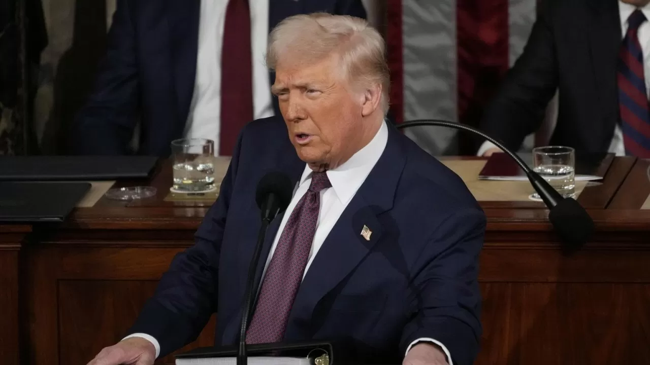  Трамп заявил, что санкции против России обойдутся США "в большую сумму"  