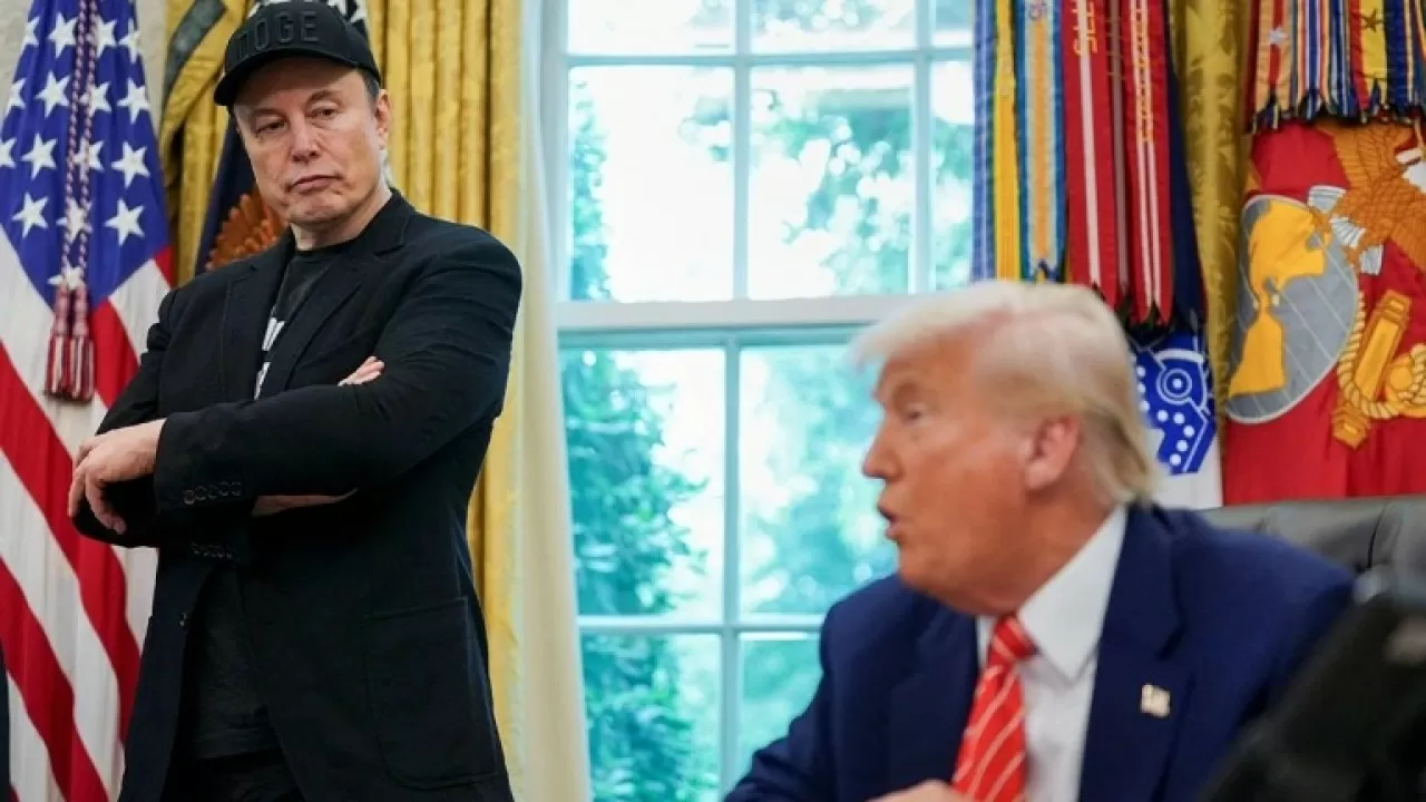 Илон Маск Дональд Трампқа қарсы жазбасын парақшасынан өшіріп тастады