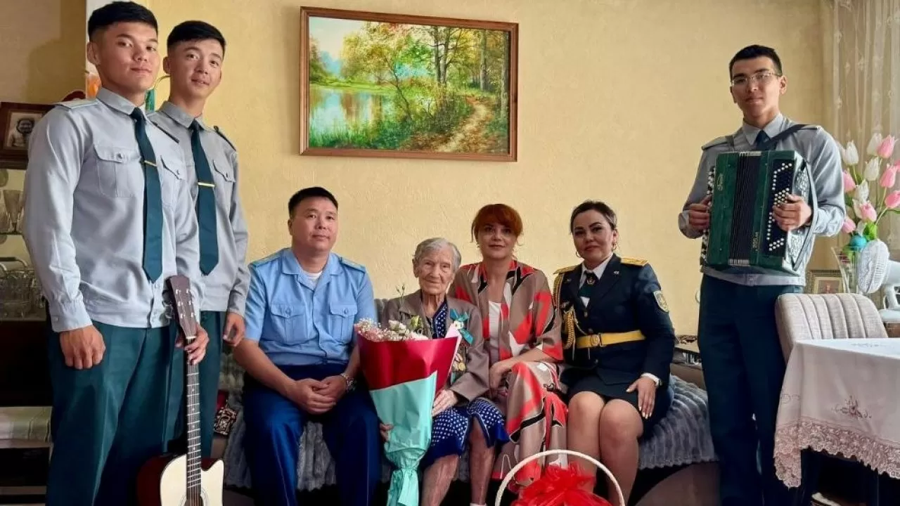 В Алматы 100-летие отпраздновала ветеран ВОВ Екатерина Баранова