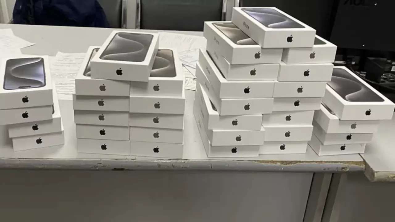 Қазақстанға былтыр 2,5 млн iPhone телефондары заңсыз әкелінген