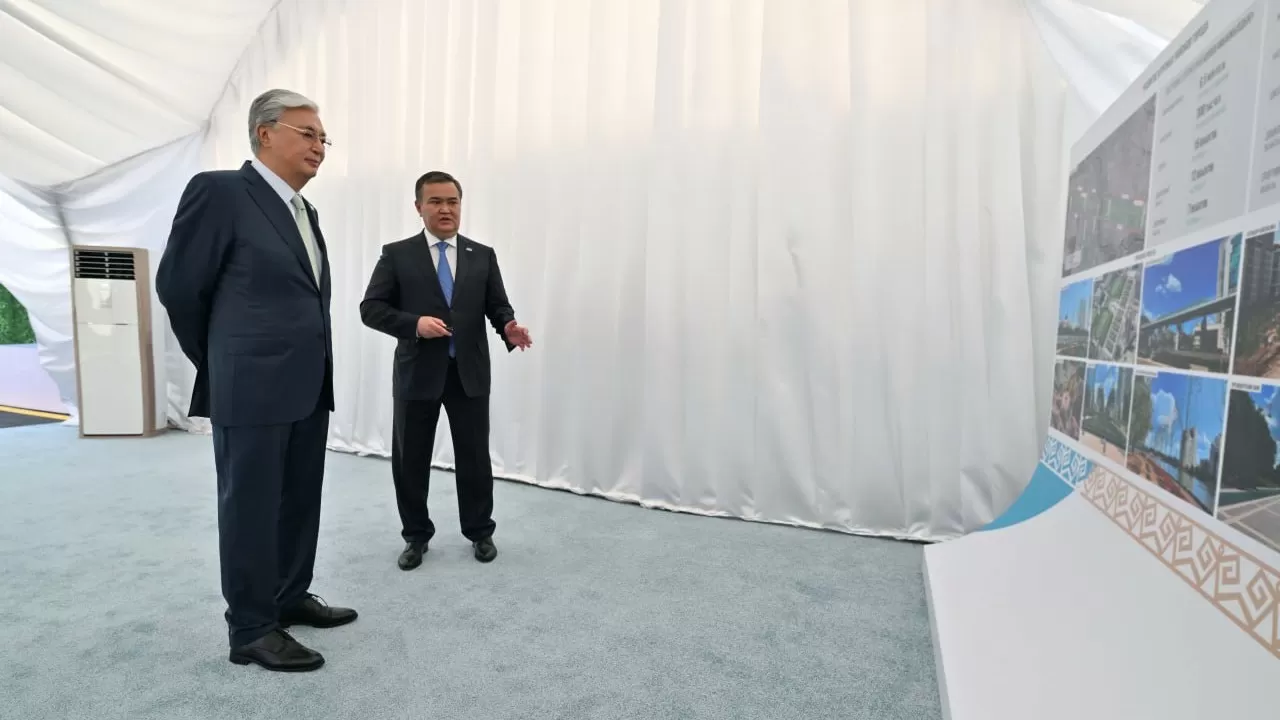 Президенту презентовали мастер-план аллеи в Астане 