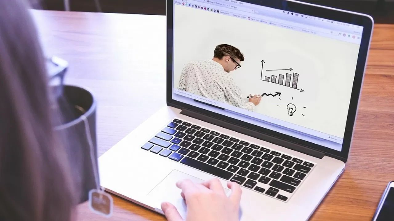 Кто и как проходит онлайн-обучение на платформе Skills Enbek в РК 
