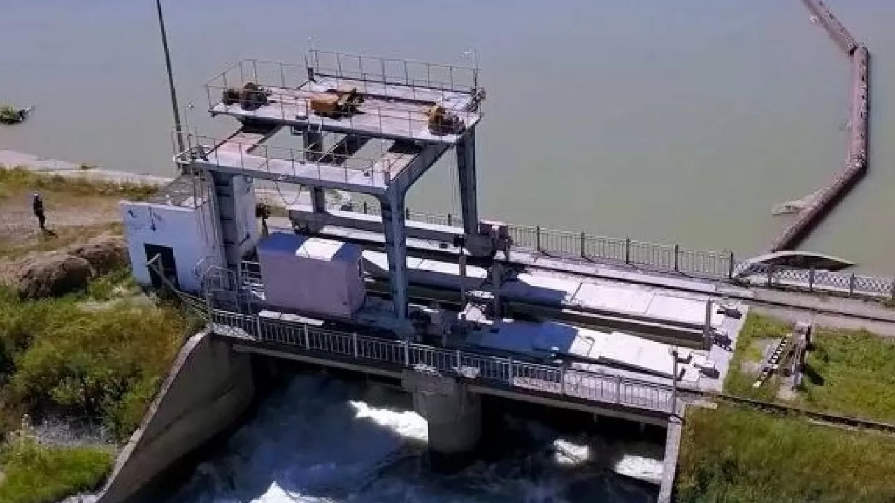 Новые трансформаторы на насосные станции доставили на канал им. К. Сатпаева  