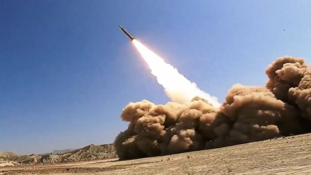 Иран успешно провел испытание ракеты с двухтонной боеголовкой