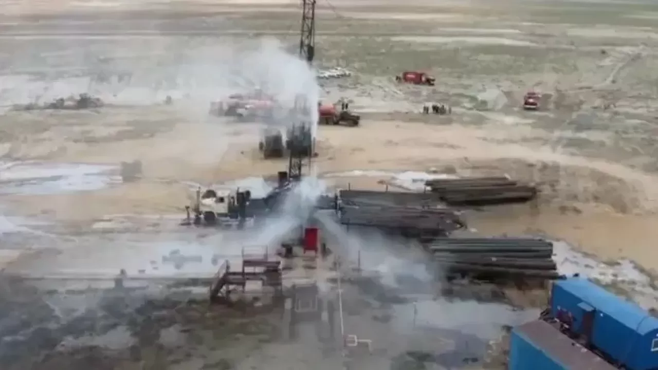 Маңғыстау облысындағы кен орнында газ-су қоспасы ауаға тарады