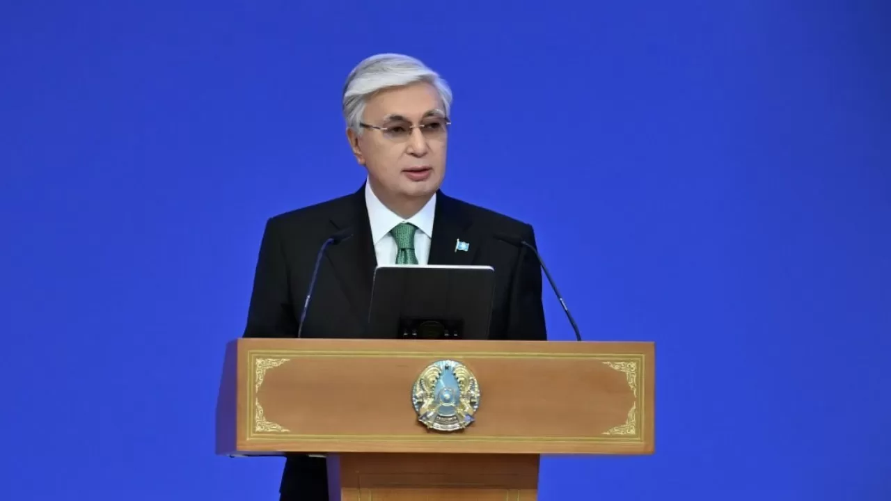 Президент РК поблагодарил героев и их семьи за вклад в безопасность и общественный порядок 