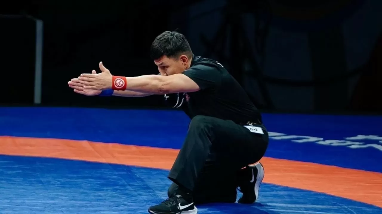 Казахстанские судьи отправятся на чемпионат мира по видам борьбы 