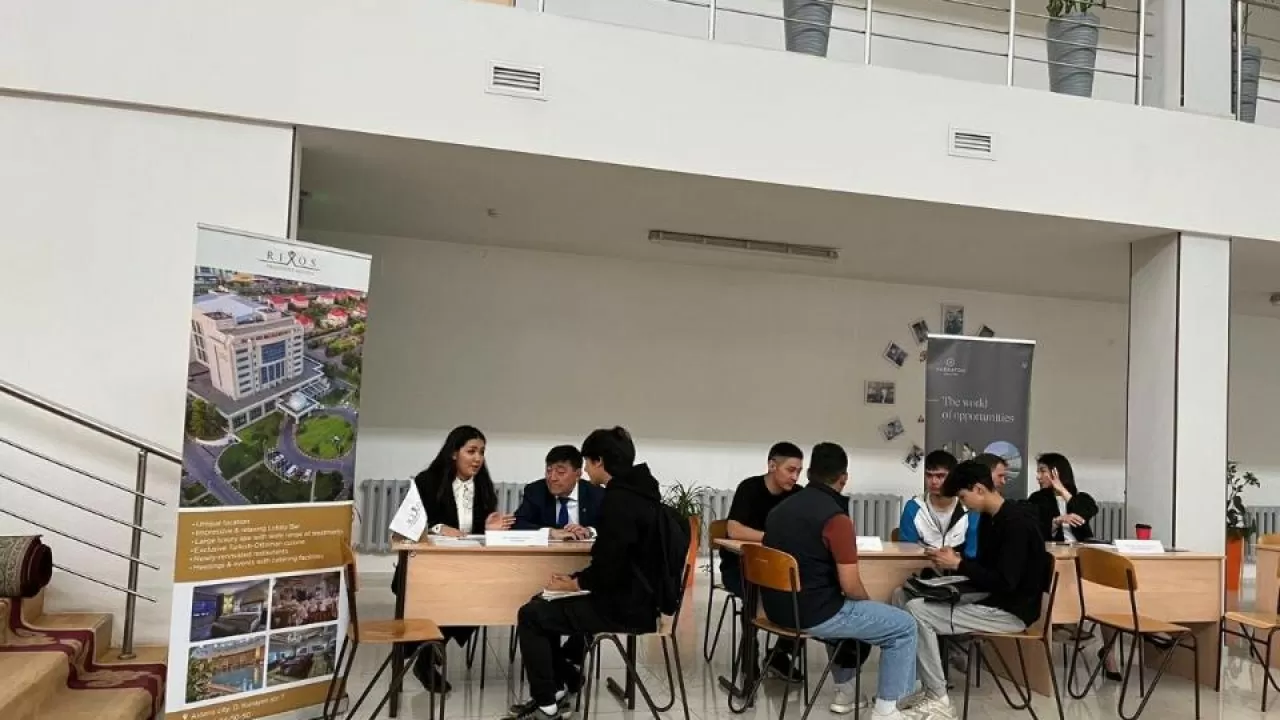  Астанада колледж базасында бос жұмыс орындары жәрмеңкесі өтті 