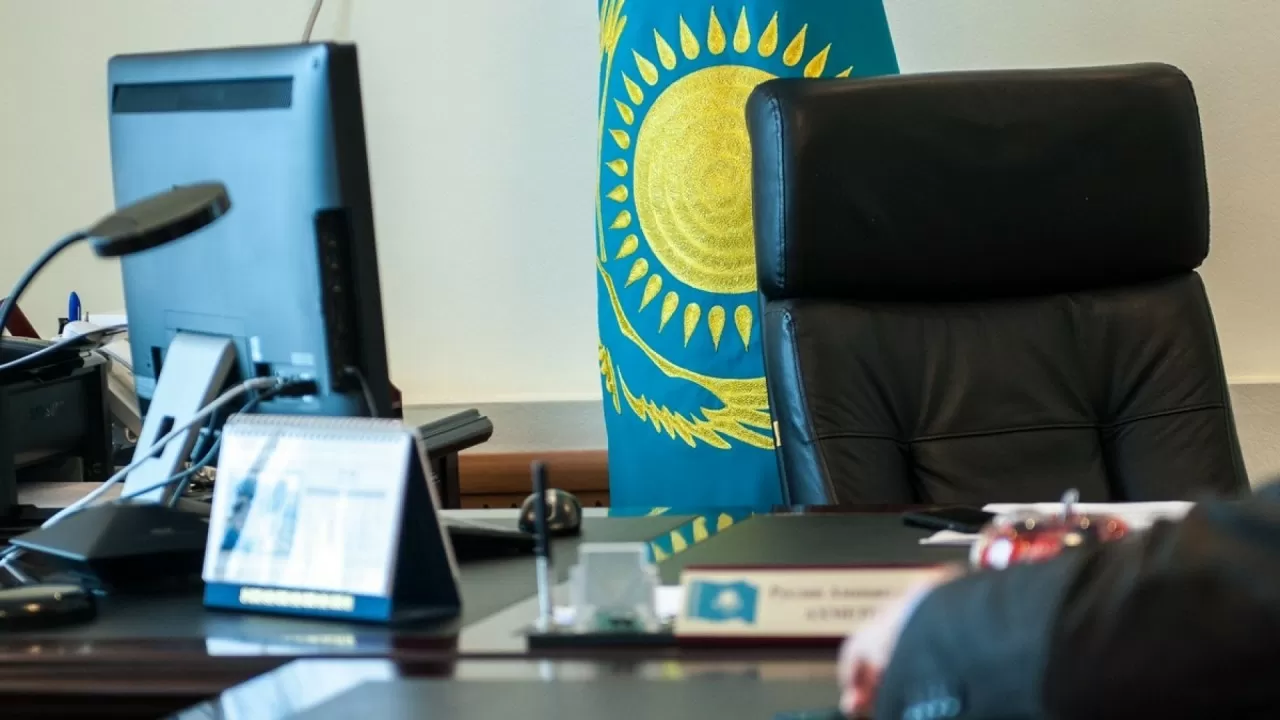 "Айлакер" әкімдер енді бюджеттен артық ақша ала алмайды 