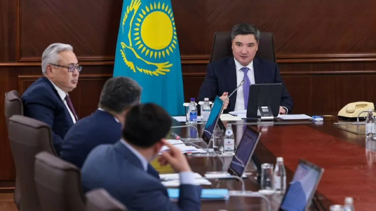 Олжас Бектенов вегетациялық кезеңде су тәуекелдерін басқару жөніндегі өңірлік штабтар құруды тапсырды