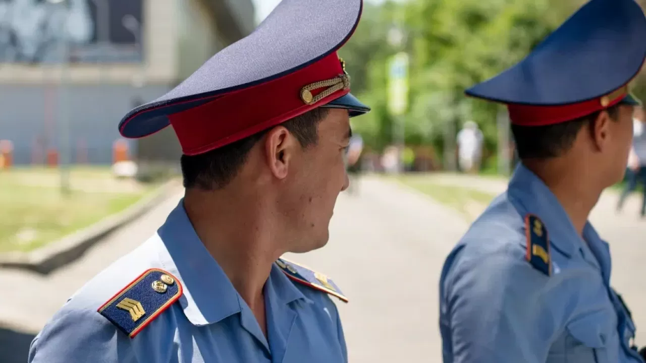 Шымкентте полицей әріптесін зорлады деген күдікке ілінді