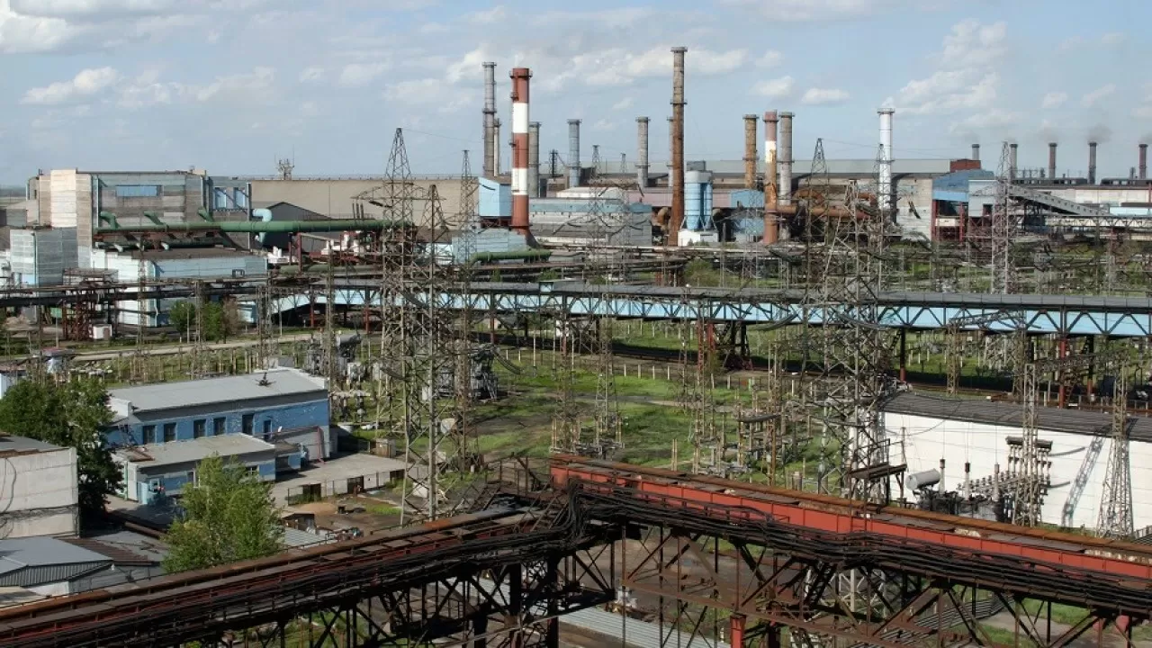 Или выбросы, или холод: завод ERG объяснил, почему загрязнял воздух в Аксу