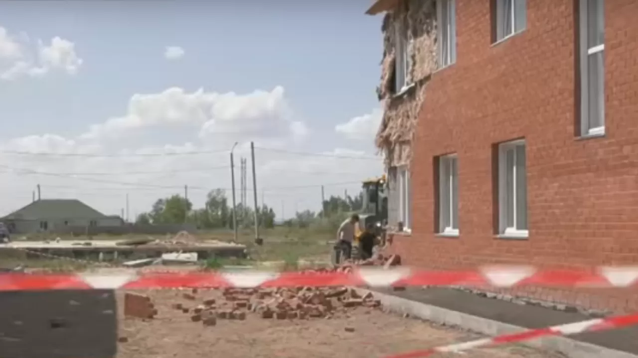 Новые дома в Аксу не пережили первый ураган