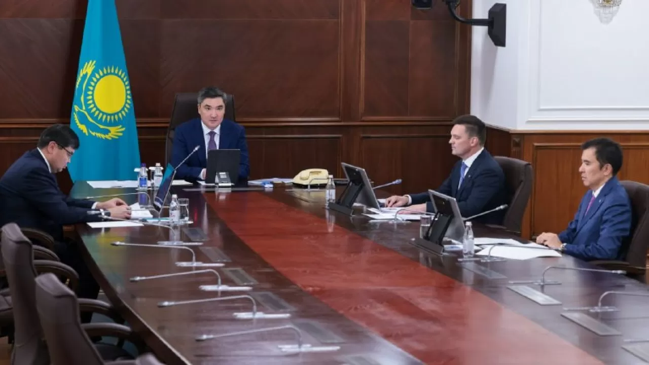 План по инвестициям выполнен – Бектенов провел заседание совета ЕАБР
