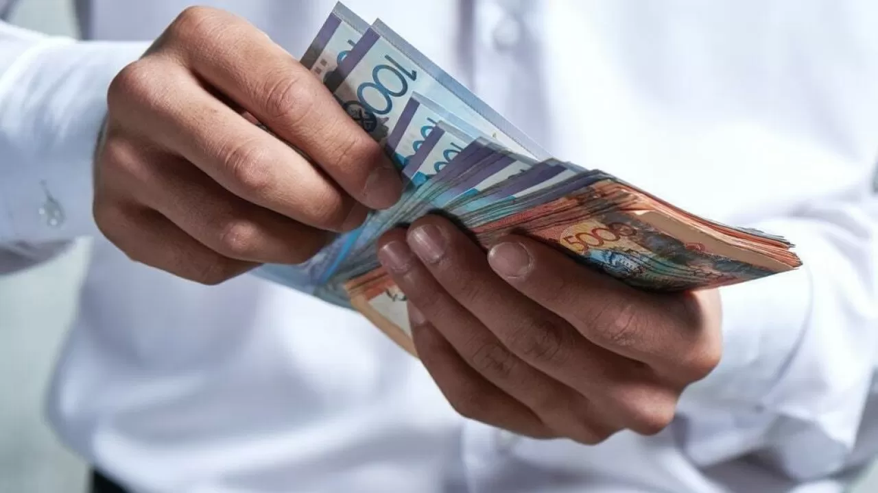 "ӘМСҚ" басқарма төрағасы 400 млн теңге ұрлады деген күдікке ілінді