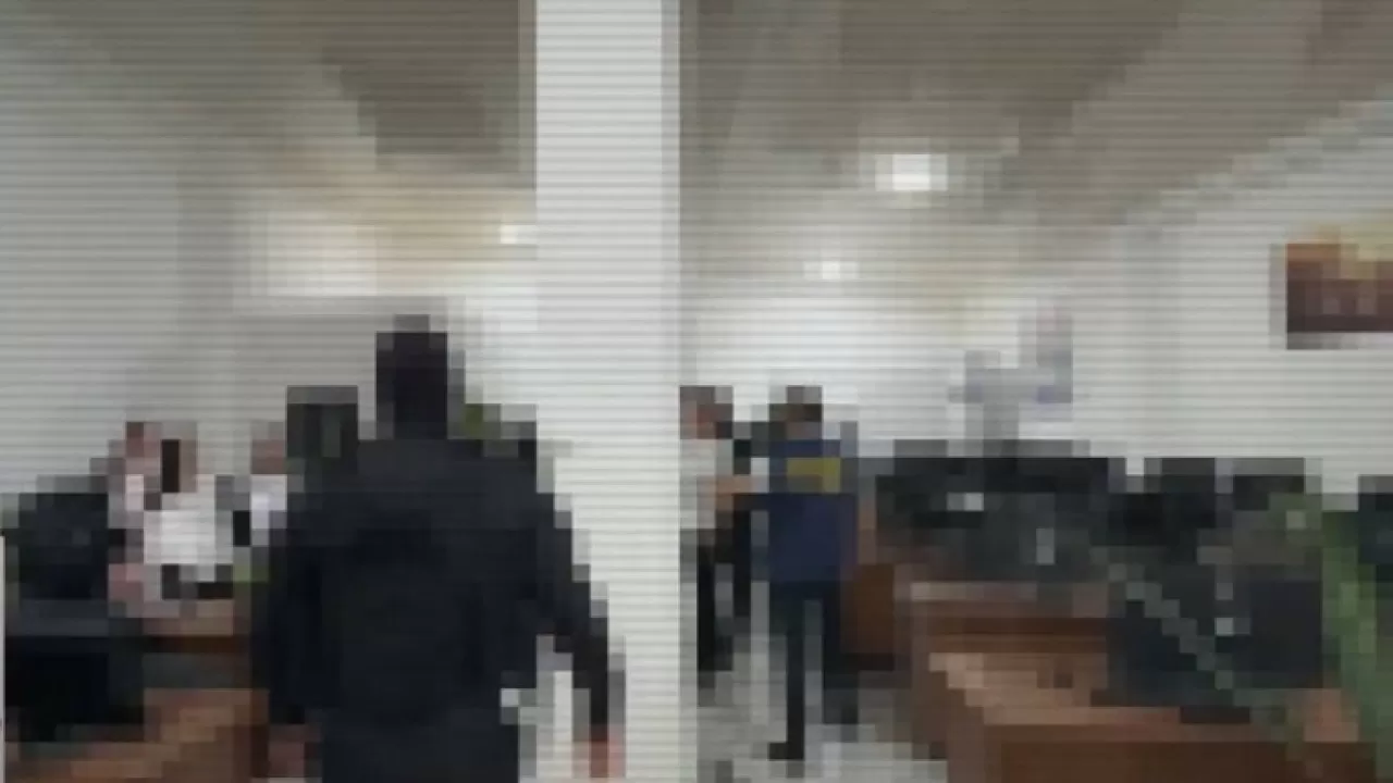 Группировка из 140 человек торговала персональными данными казахстанцев