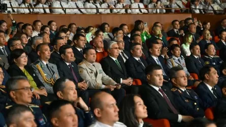 Мемлекет басшысы Қасым-Жомарт Тоқаев Полиция күніне арналған концертті тамашалады