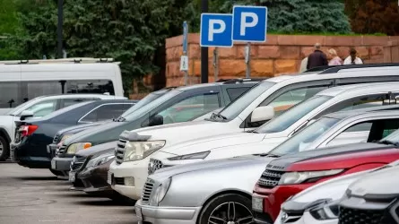 Опасные выбросы: каждый второй автомобиль в РК старше 20 лет
