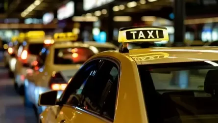 Солтүстік Қазақстанда такси жүргізушілері қаза болған әріптесіне қара лента тағып, аза тұтуда