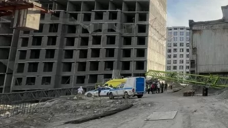 Алматыда құрылыс алаңында кран құлап, бір адам көз жұмды