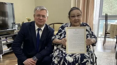 Ресейдің Сыртқы істер министрлігі қазақтың бұлбұлы Бибігүл Төлегеноваға сыйлық табыстады
