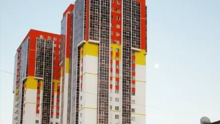 Мужчина в Астане сбросился с 25-го этажа после жестокого нападения на сожительницу 