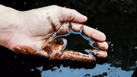 Нефть упала до минимума после объявления о прекращении огня между Израилем и Ираном