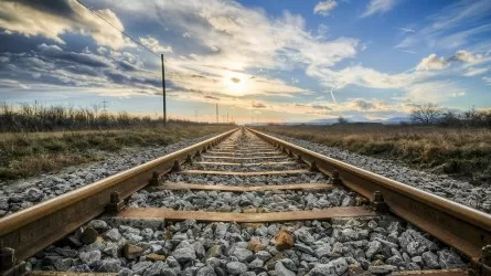 Поезд сбил двухлетнего ребенка в Карагандинской области 