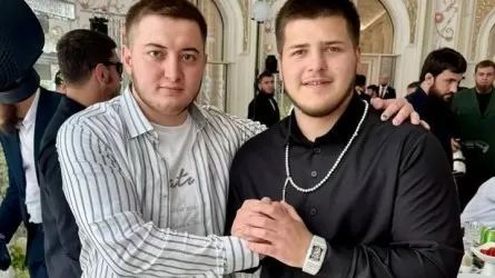 Часы за 28 млн долларов, золотой пистолет и поздравление Путина: сын Кадырова женился  