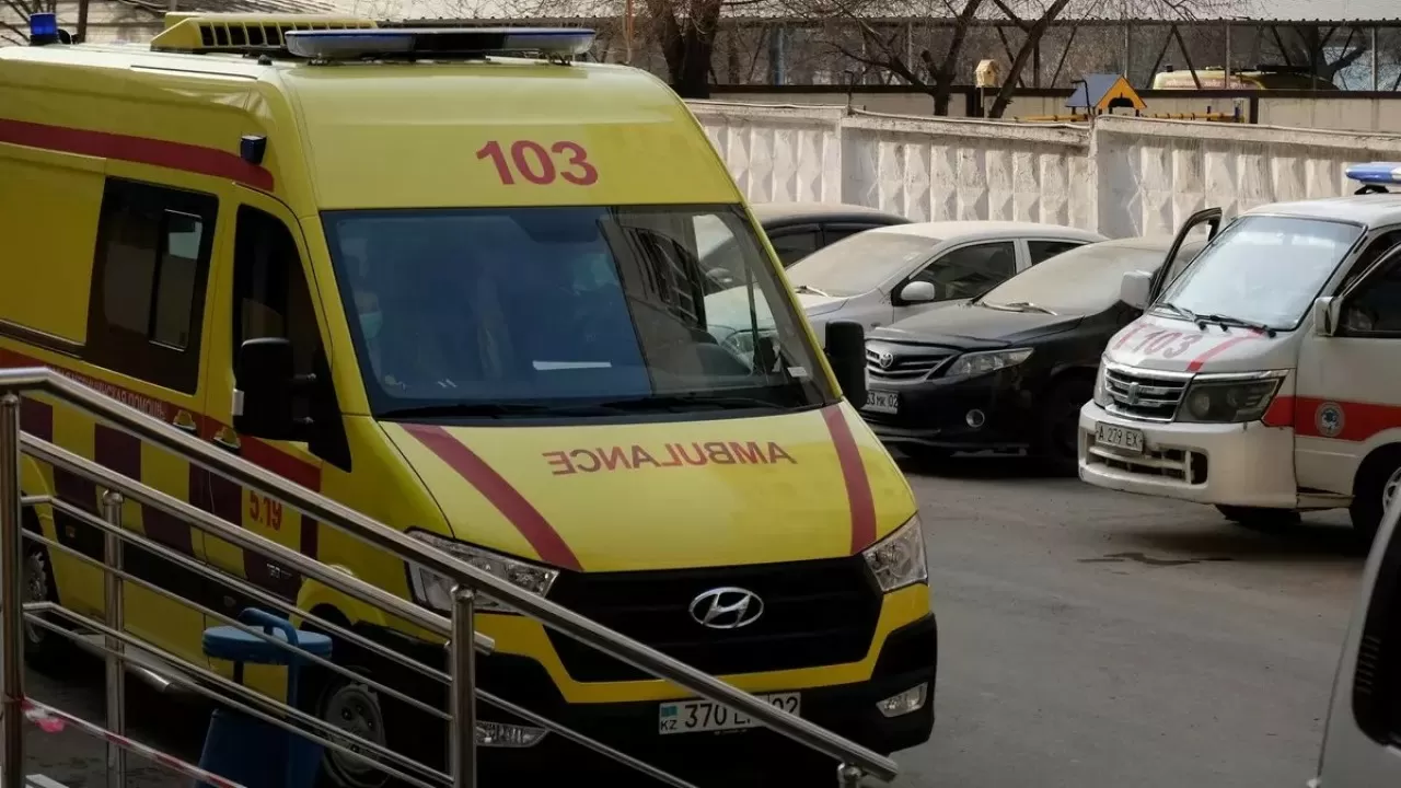 Ақмолада мектеп бітіріп жатқан түлекті ұрып кетіп, ауруханаға түсірген