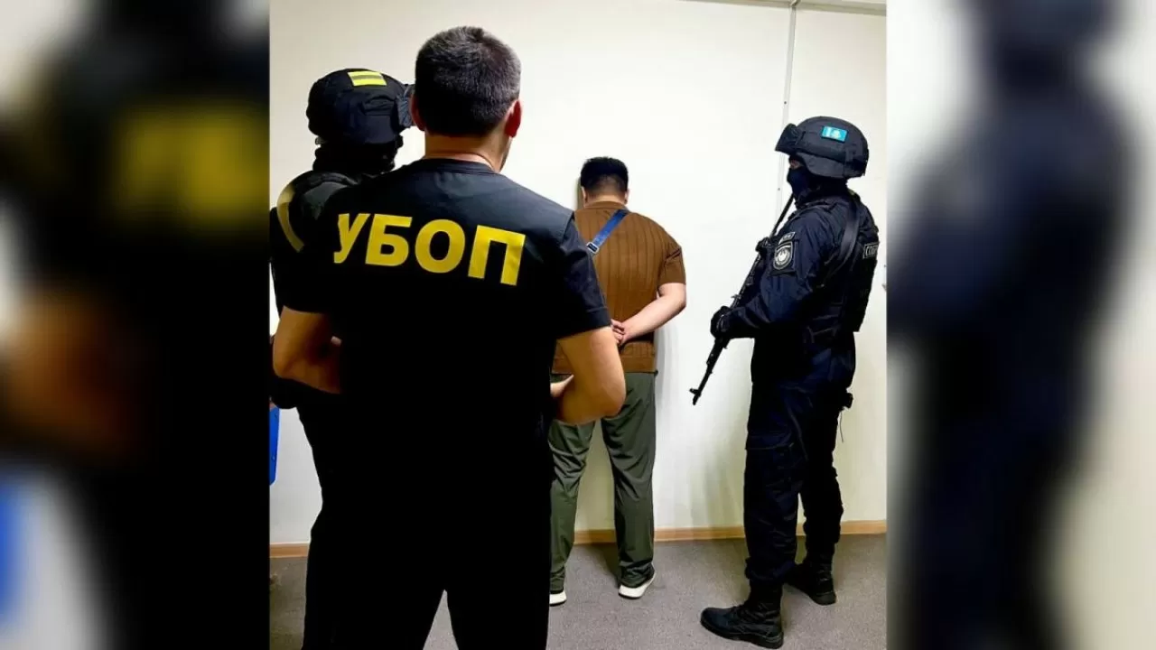 Қостанайда тұрғындардан ақша бопсалаған күдікті ұсталды