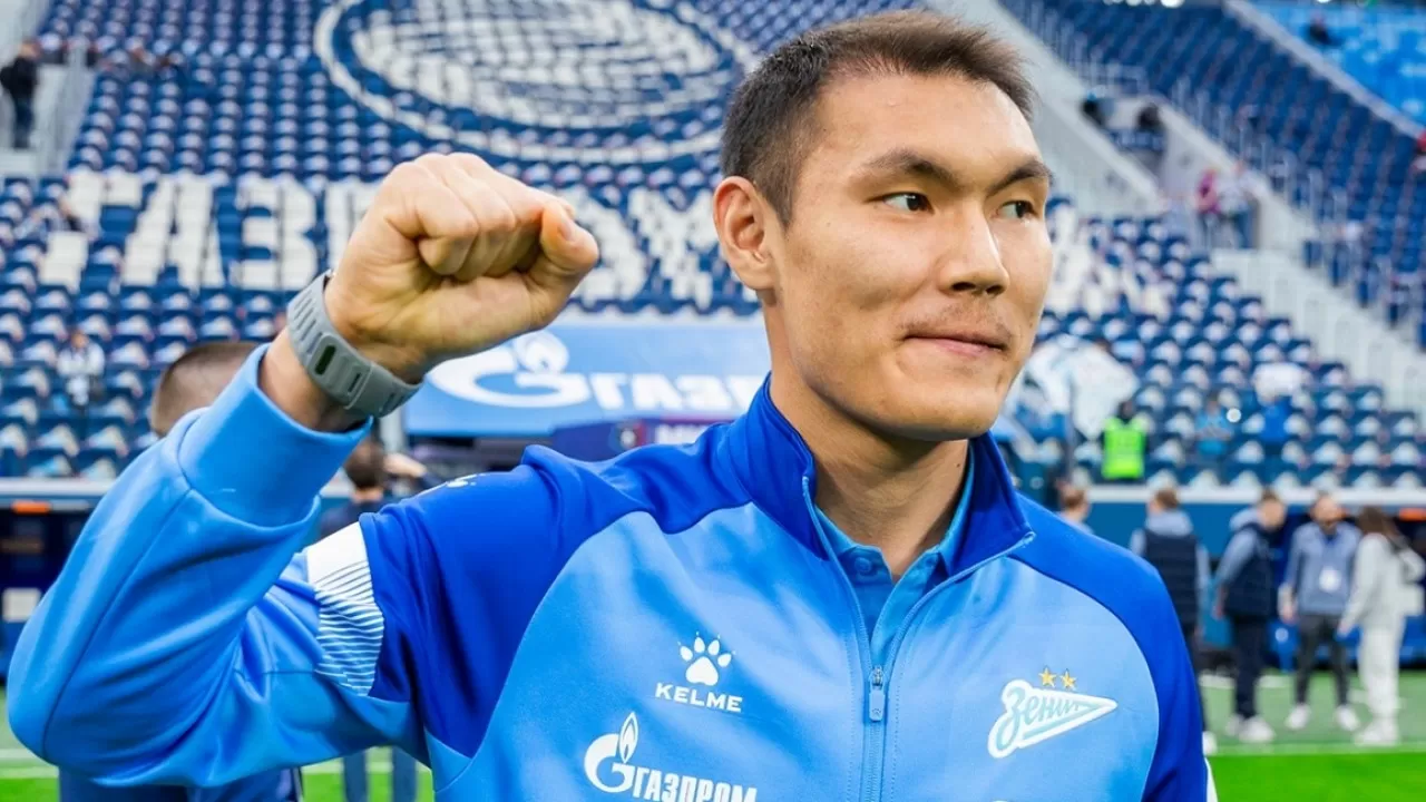 Қазақ баласы шетелдік команданы капитан ретінде алаңға бастап шықты