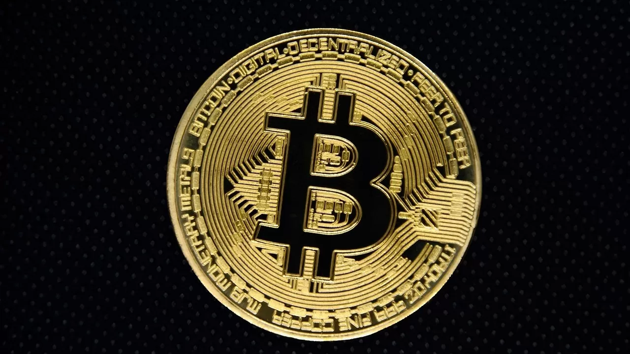 Стоимость биткоина вновь побила исторический рекорд  