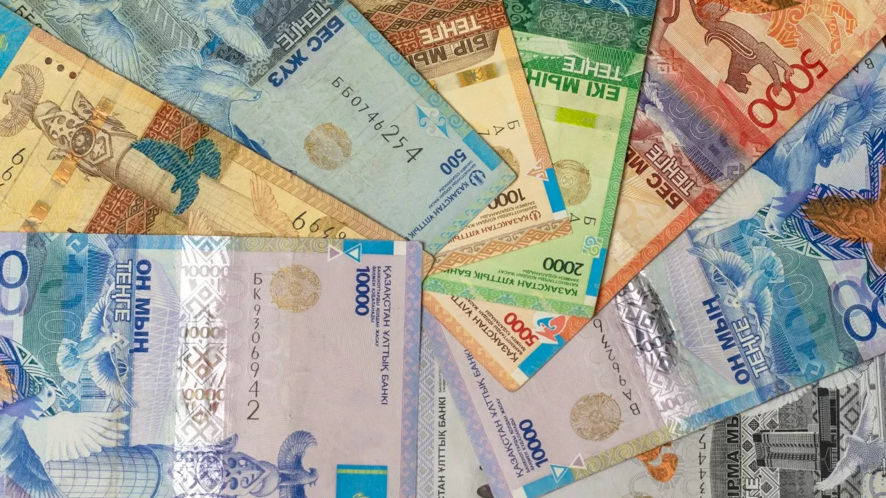Чаще всего подделывают 5-титысячные купюры: Нацбанк РК