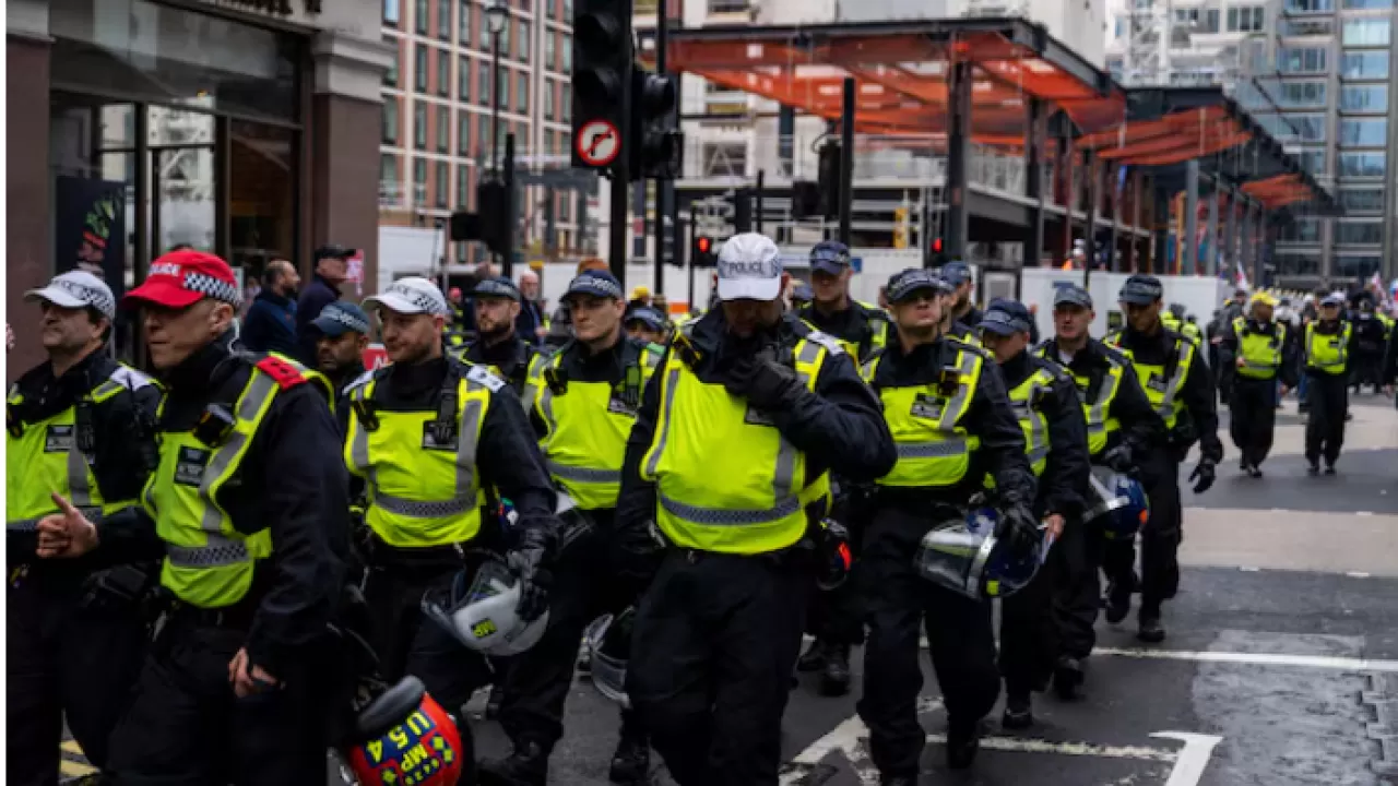 В Британии прошли массовые протесты против мигрантов 