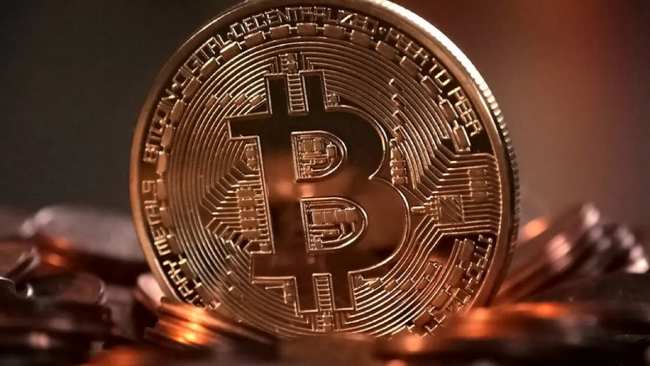 Неизвестный переместил пролежавшие 14 лет биткоины, подорожавшие до 2 млрд долларов 