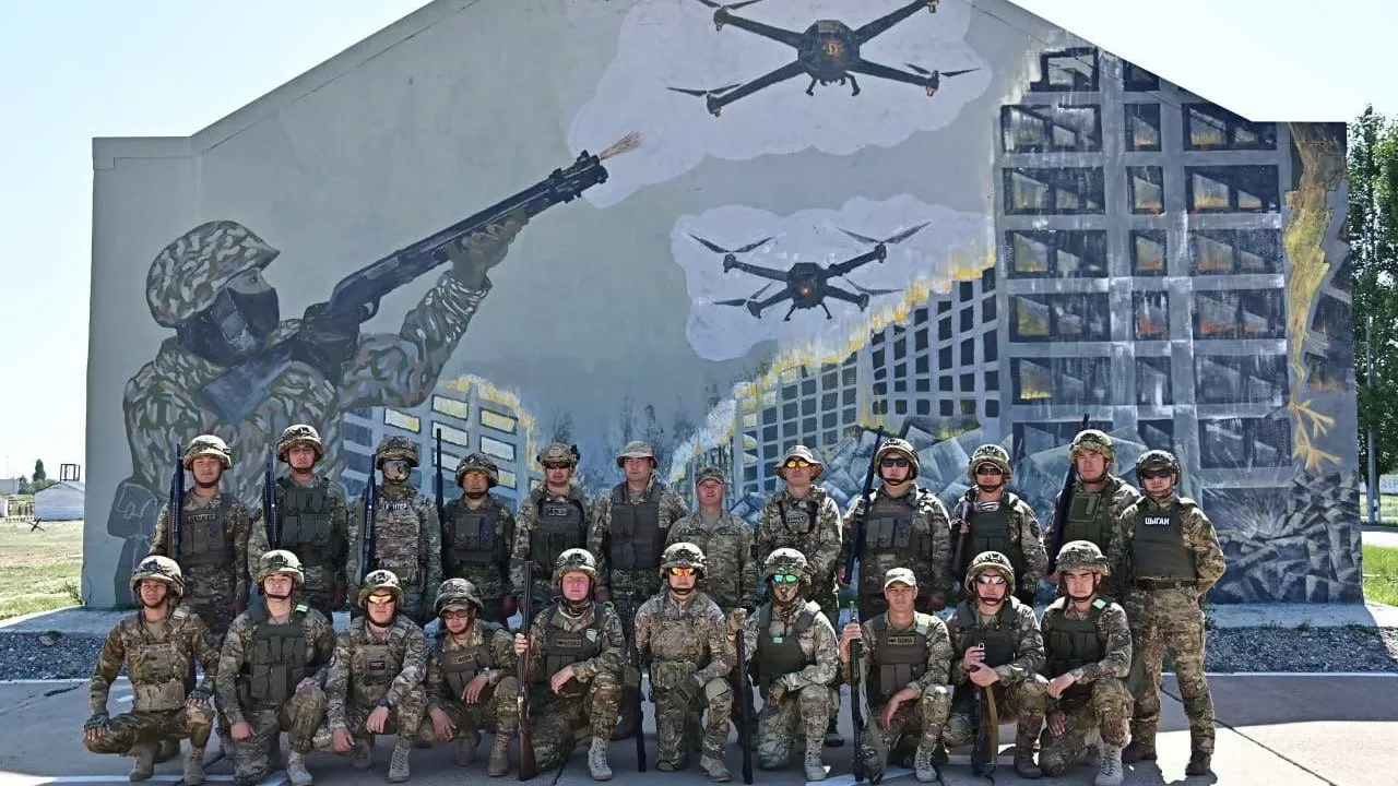 Как и зачем казахстанских военных учат сбивать беспилотники