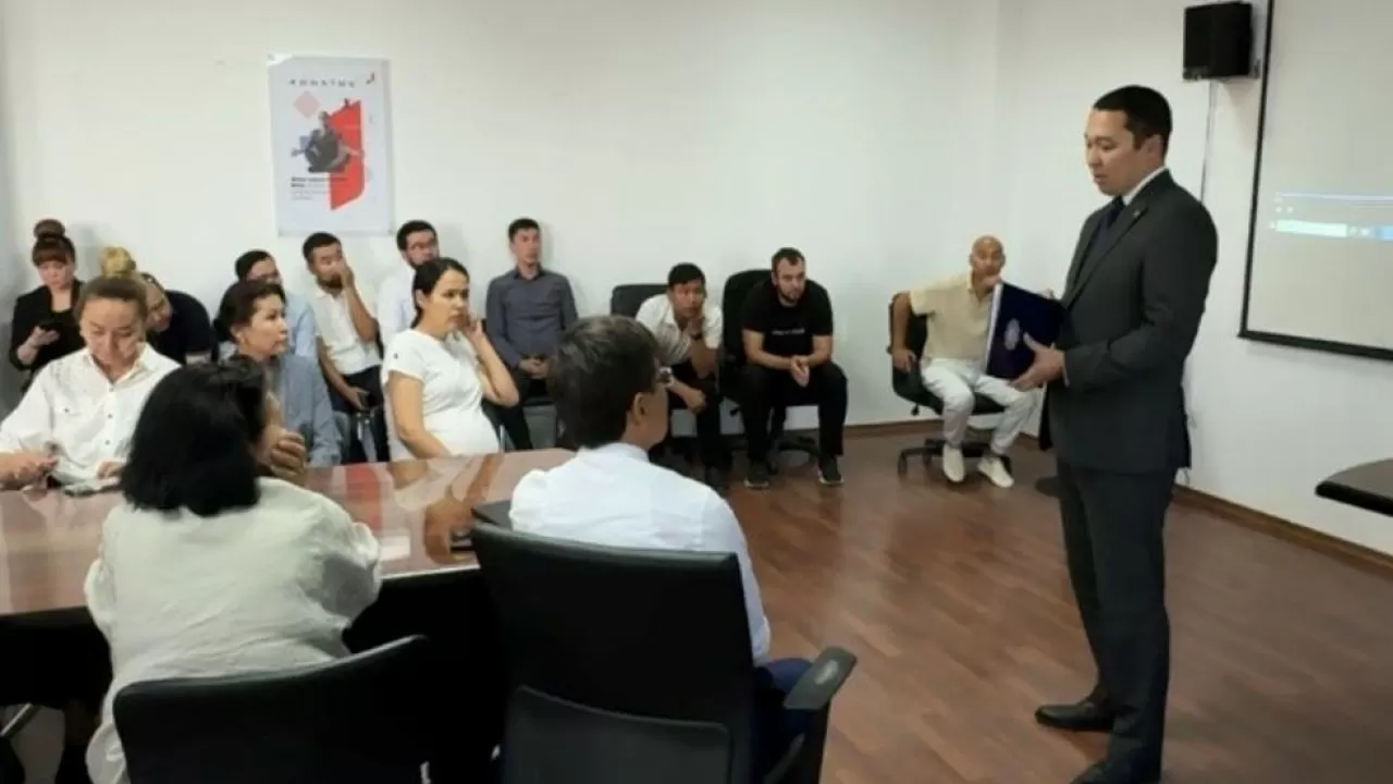 Антитеррористический центр КНБ провел инструктаж персонала морпорта Актау и одного банка