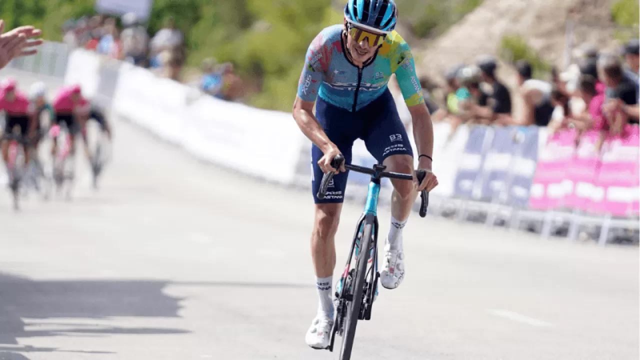 Гонщик XDS Astana Team стал вторым на "Классике Эбре"