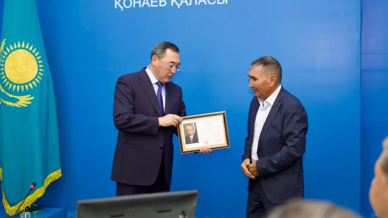Алматы облысында 10 жасар баланы қабаған иттерден құтқарған азамат Президенттің Алғыс хатын алды