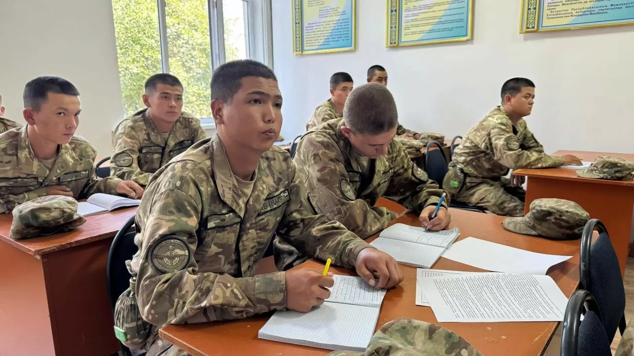 Военная служба нового формата стартует в Казахстане 