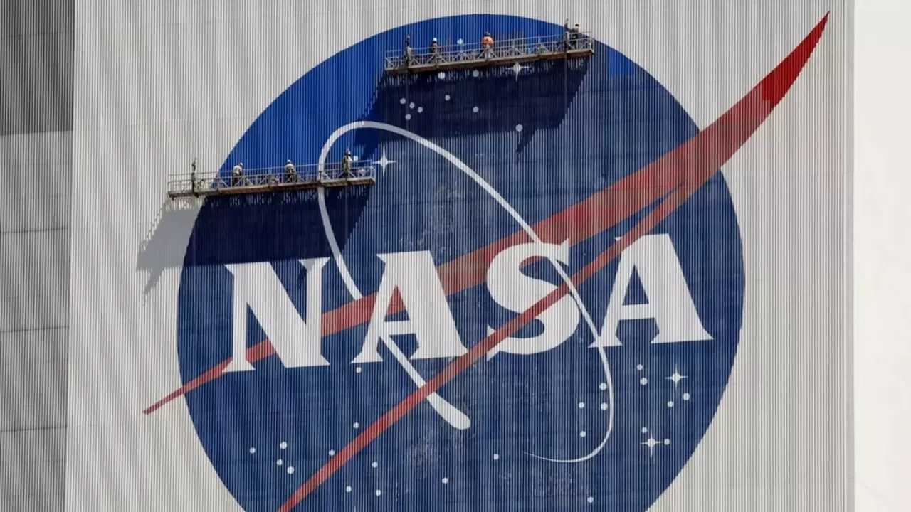 Штат NASA сократится на 20%