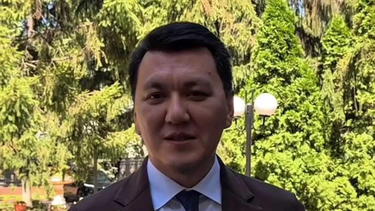 Ерлан Қарин сүйікті кітаптарының тізімін жариялады
