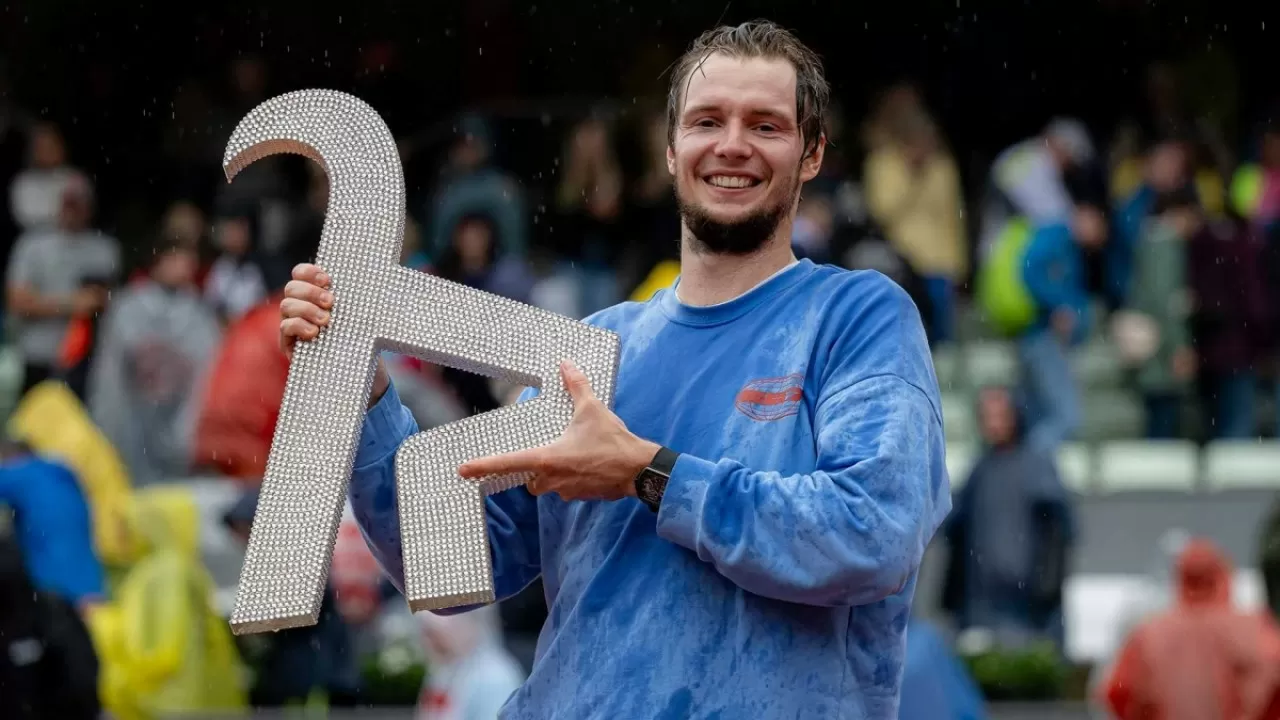 Александр Бублик — ATP 250 турнирінің чемпионы