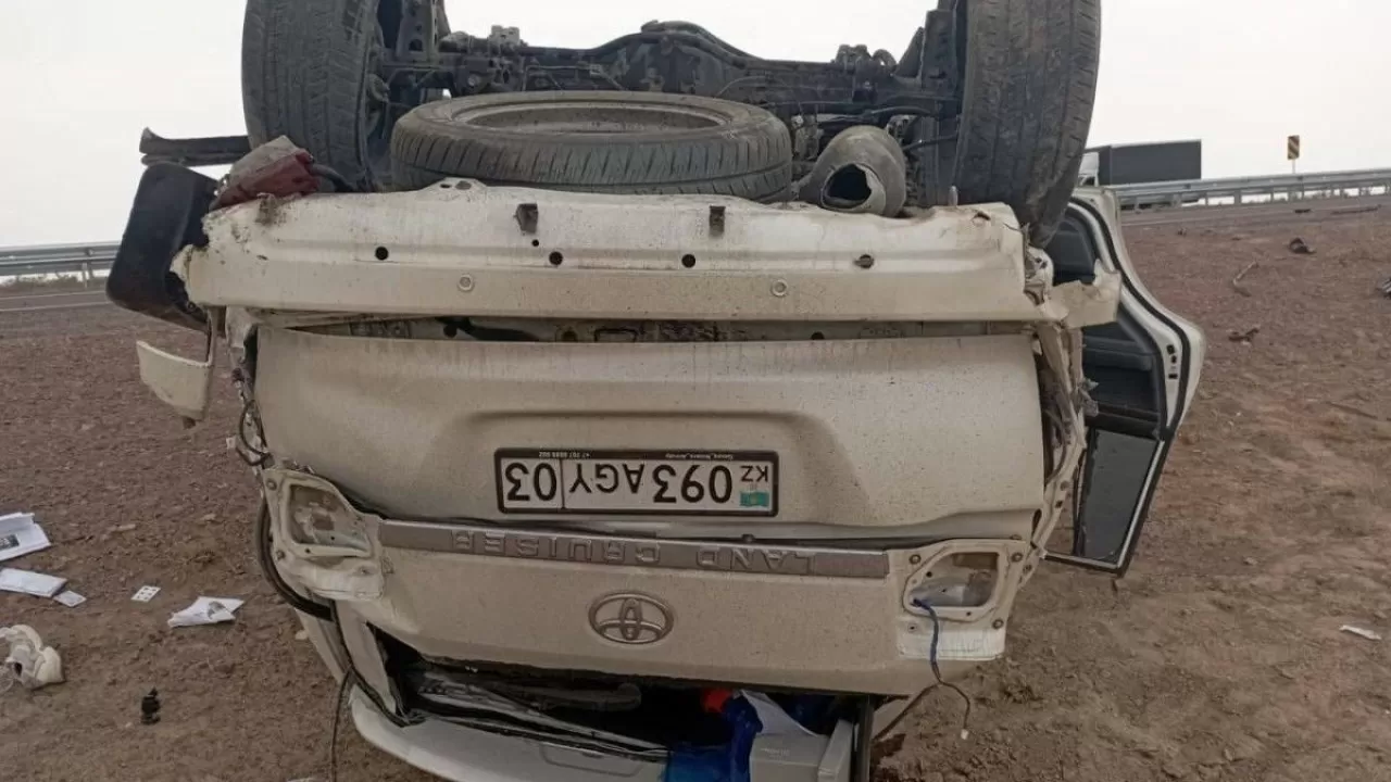 Шавкат Рахмоновтың әйелі жол апатына түсті: 2 адам қаза тапты