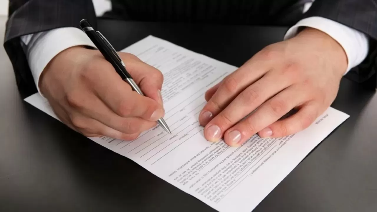 В Казахстане планируют вернуть прописку детей до 14 лет с момента рождения