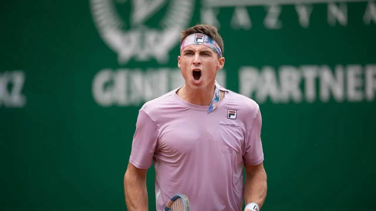Казахстанец Скатов уверенно стартовал на турнире ATP 250  